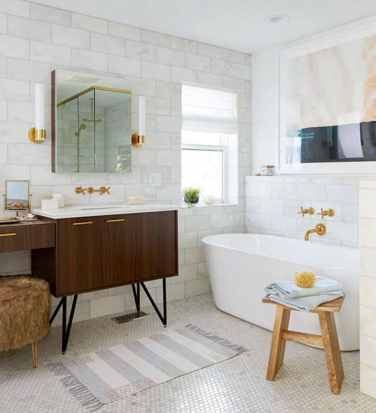 13 Small Full Bathroom Ideas to Maximize Style and Space