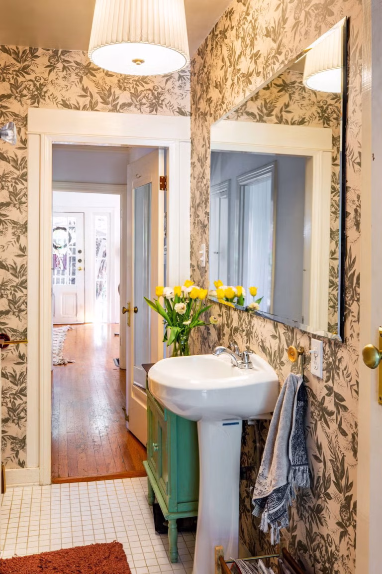 19 Small Bathroom Ideas That Maximize Style and Function
