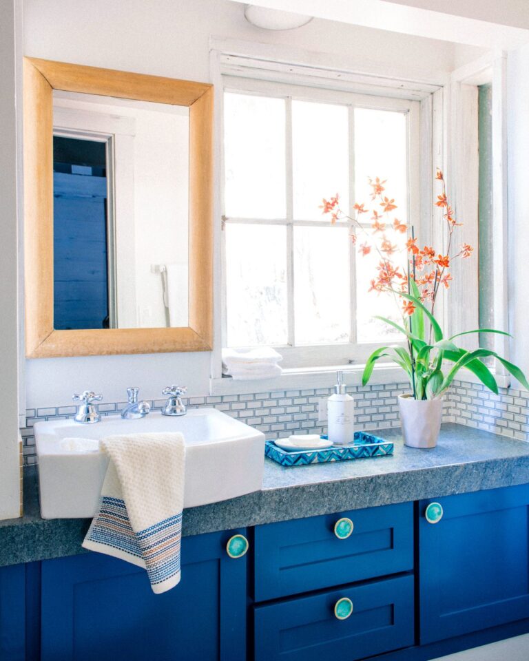 15 Light Blue Bathroom Ideas to Refresh Your Space
