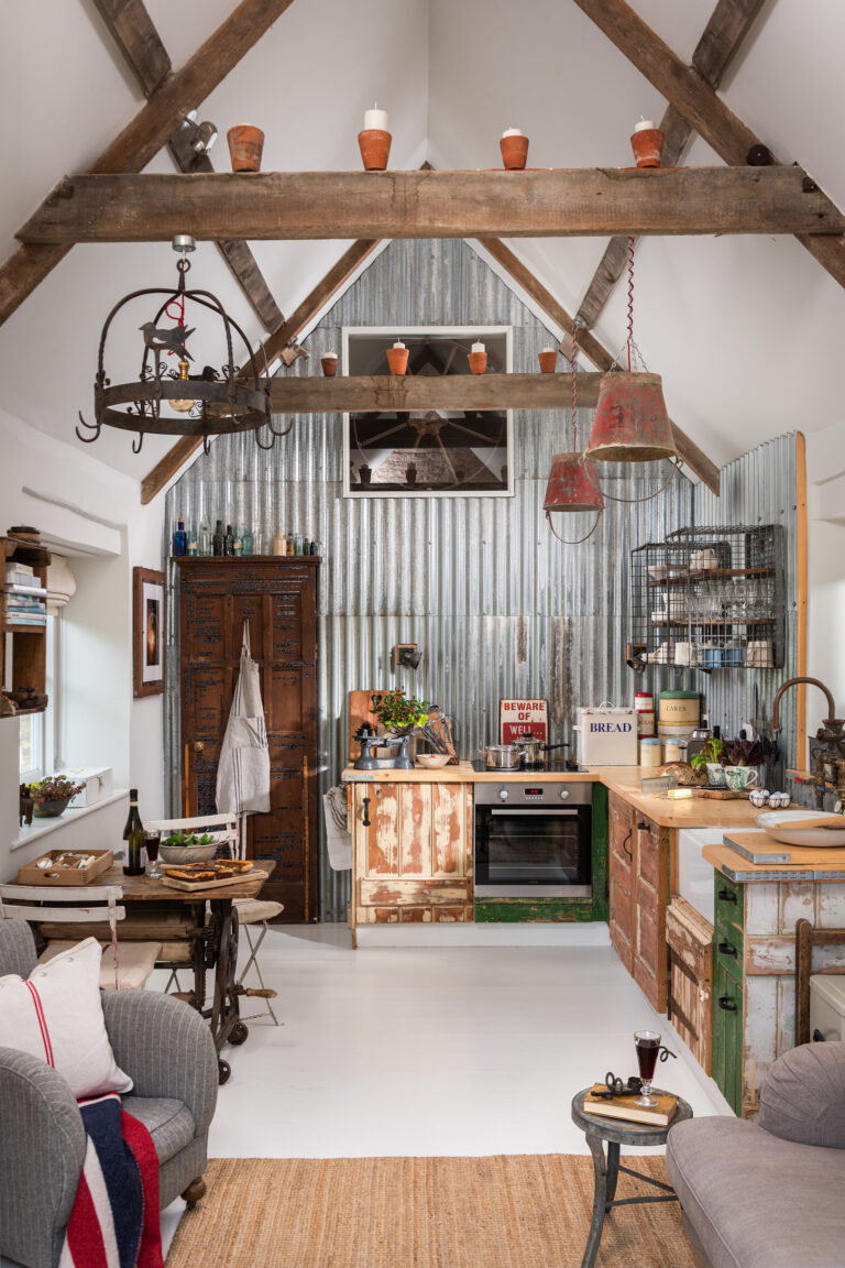15 Farmhouse Kitchen Ideas for a Cozy, Inviting Space