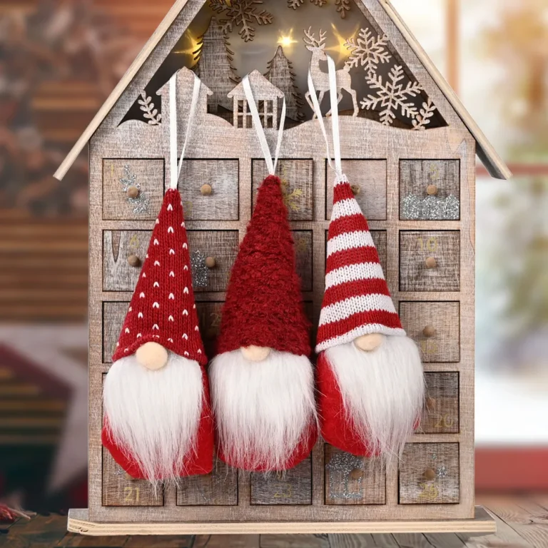 17 Scandinavian Christmas Decor Ideas